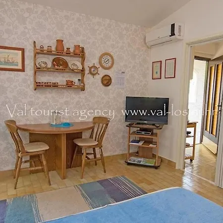 In 36584 Appartamento Mali Lošinj