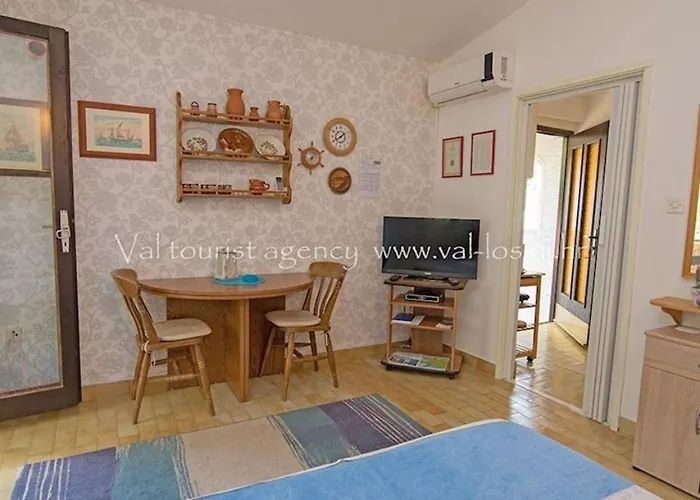 In 36584 Apartment Mali Lošinj